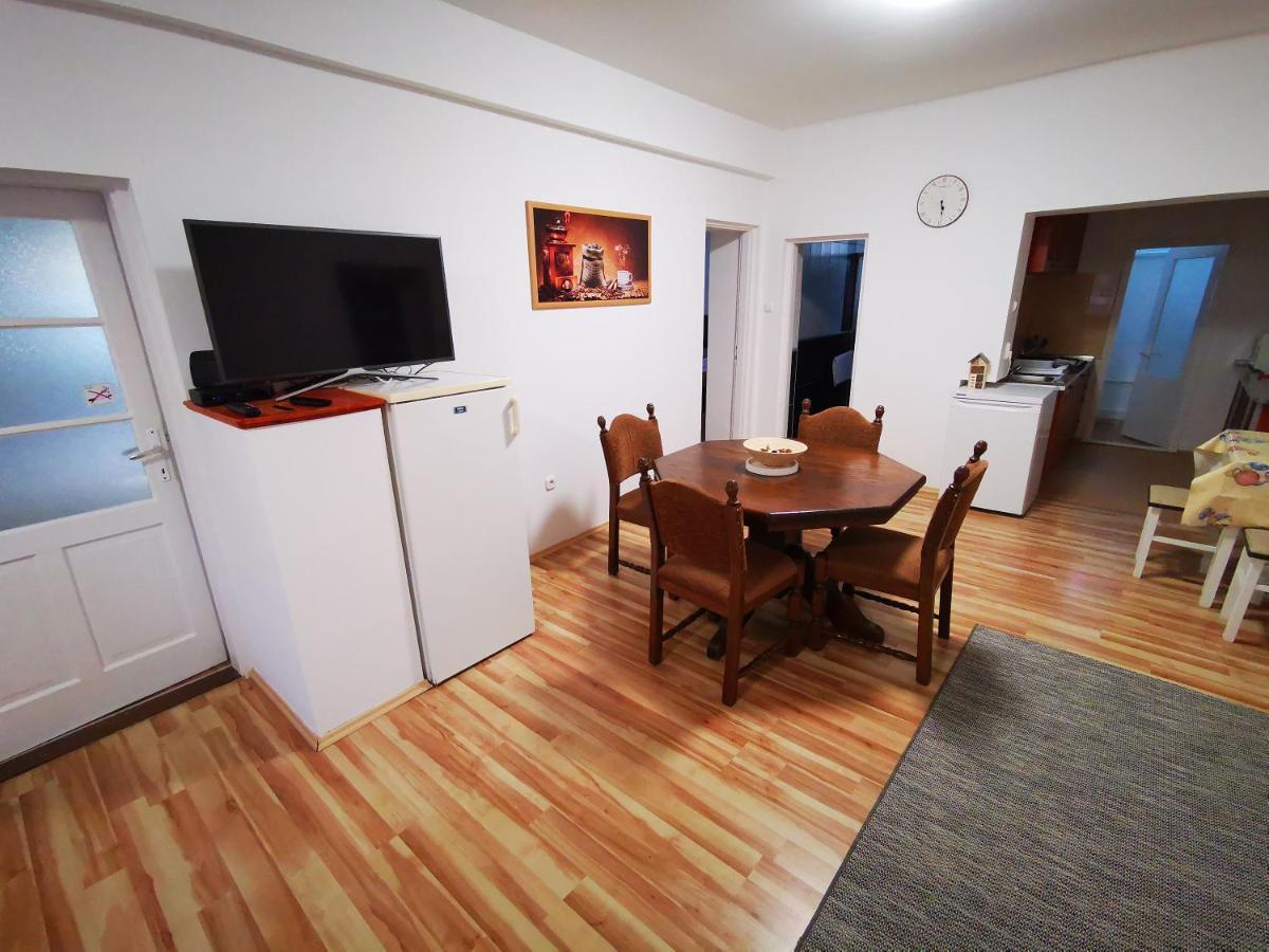 Mate Apartman Gyula Zewnętrze zdjęcie