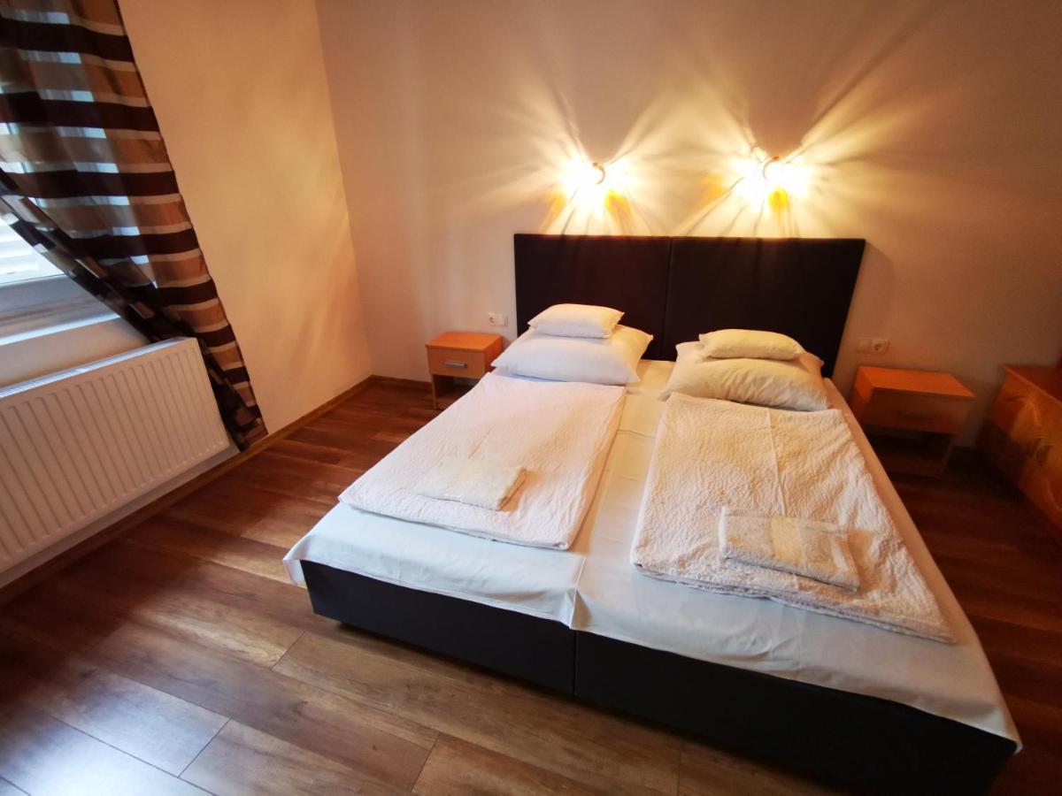 Mate Apartman Gyula Zewnętrze zdjęcie